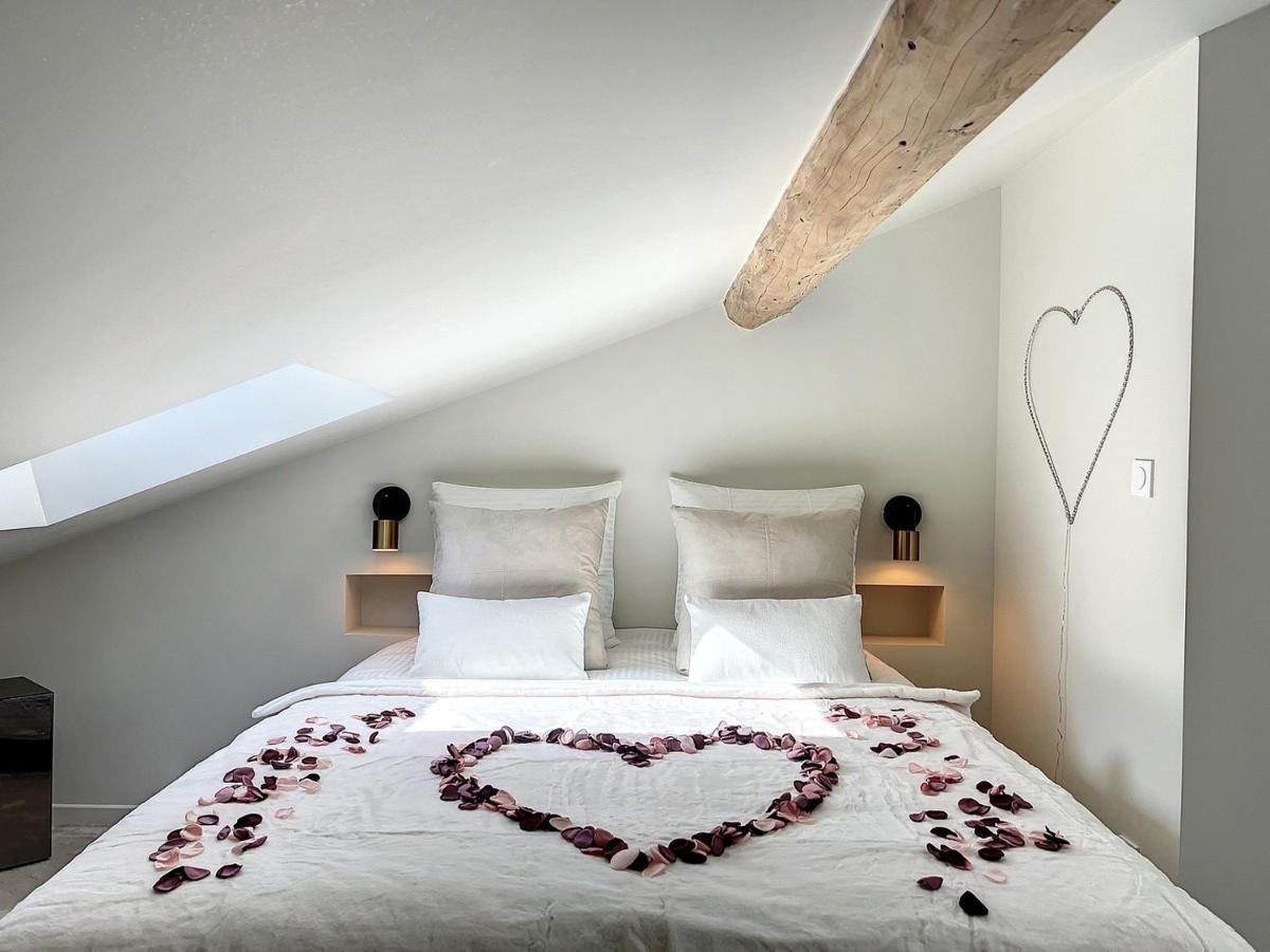 Cocon Blanc Calin Avec Jacuzzi Privatif - Loveroom Insolite Saint-Etienne  Exterior foto