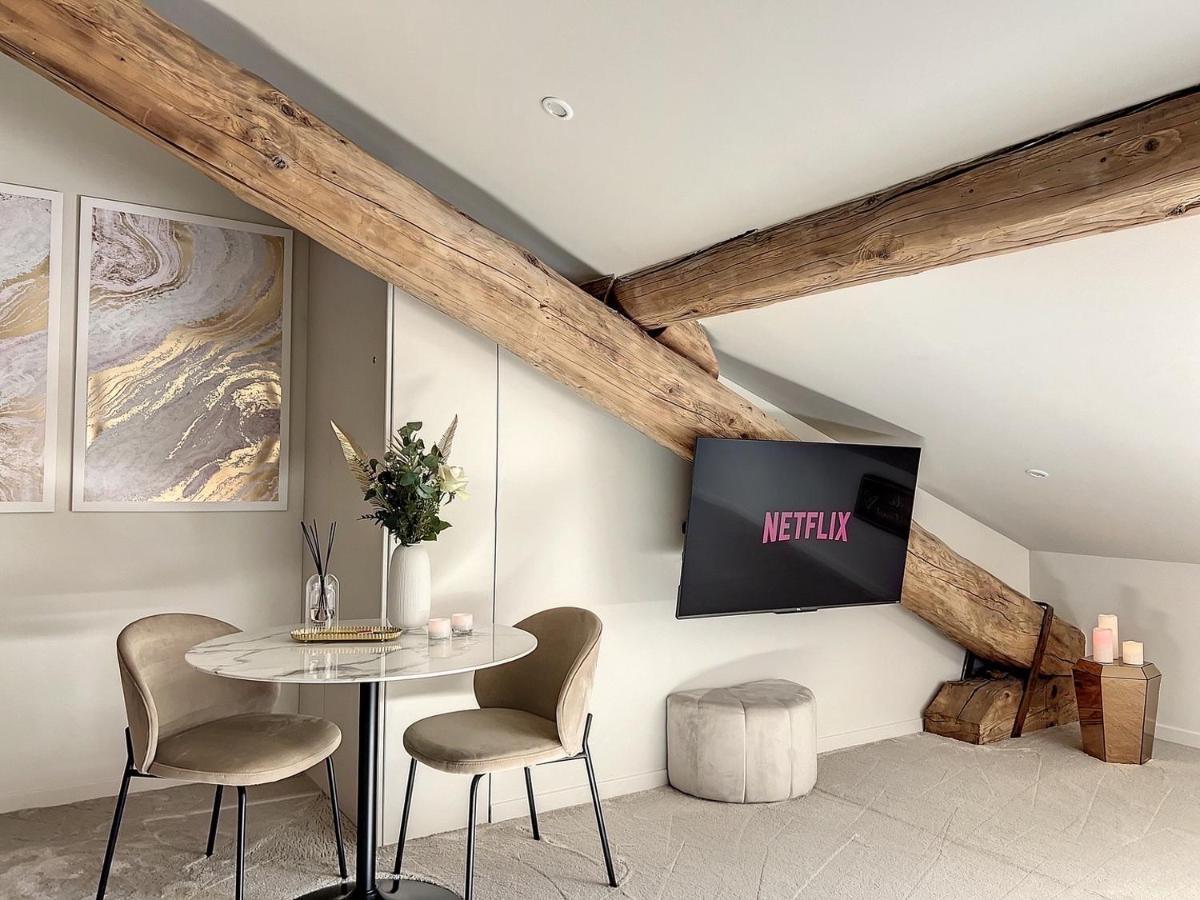Cocon Blanc Calin Avec Jacuzzi Privatif - Loveroom Insolite Saint-Etienne  Exterior foto